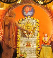 Shiva Pujana by HH Swamiji (Pictures Courtesy of Shri Ganesh Rao)